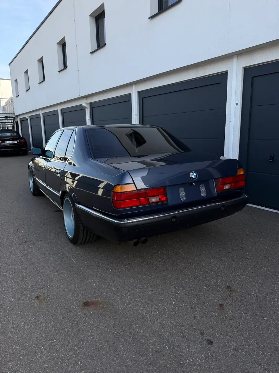 BMW 7 Series 1992 photo 2