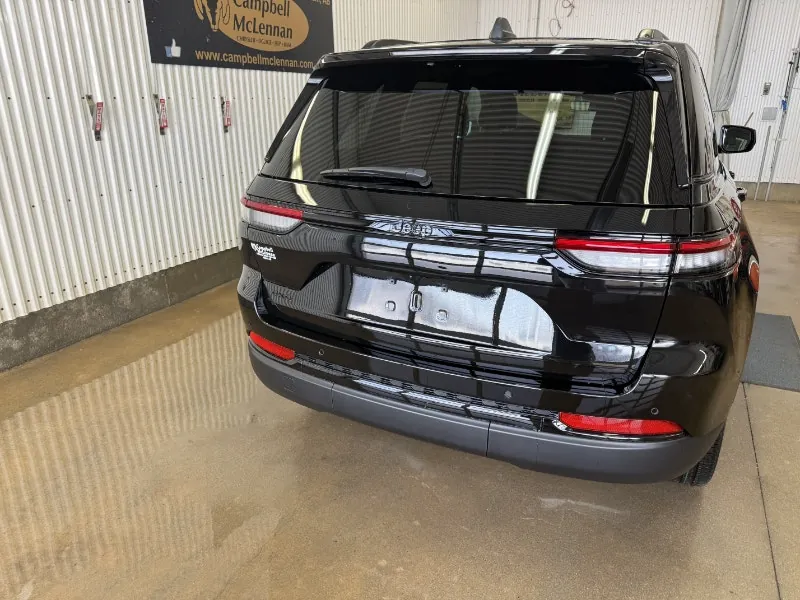 Jeep Grand Cherokee 2025 photo 4