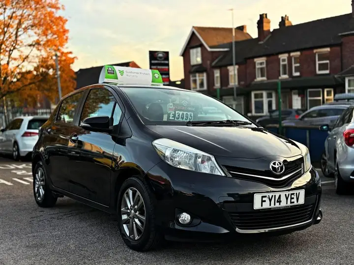 Toyota Yaris 2014 photo 2