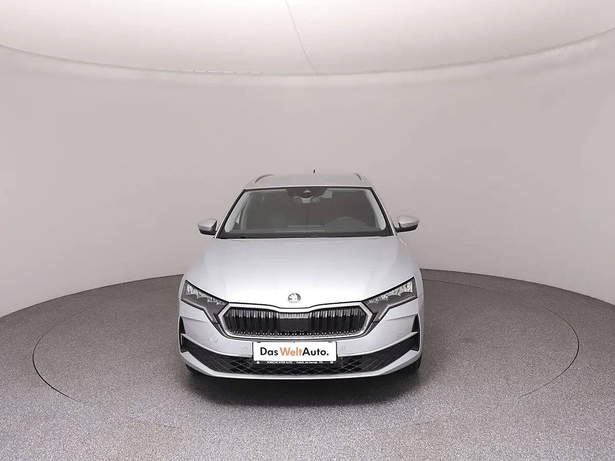 Skoda Octavia 2025 photo 3