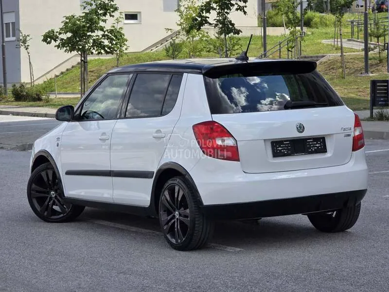 Skoda Fabia 2013 photo 2