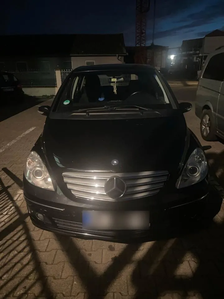 Mercedes-Benz B200