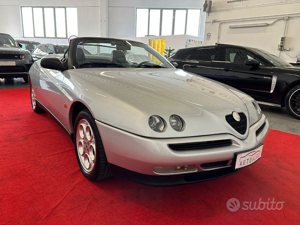 Alfa Romeo Spider 1995 photo 3