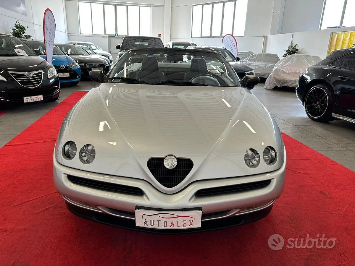 Alfa Romeo Spider 1995 photo 2