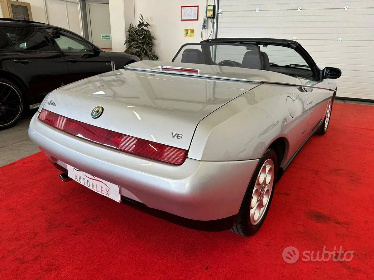 Alfa Romeo Spider 1995 photo 4