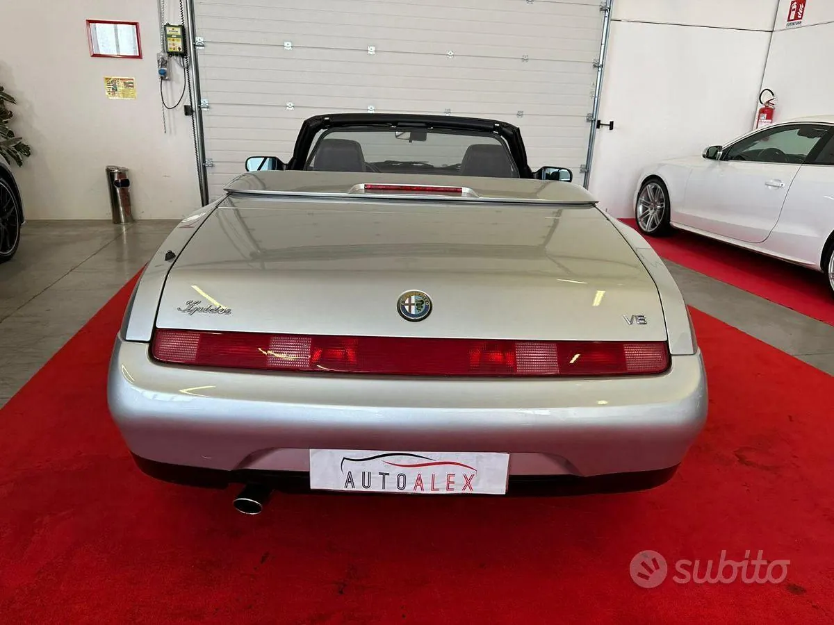 Alfa Romeo Spider 1995 photo 5