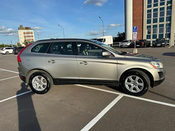 Volvo Xc60 2011 photo 2