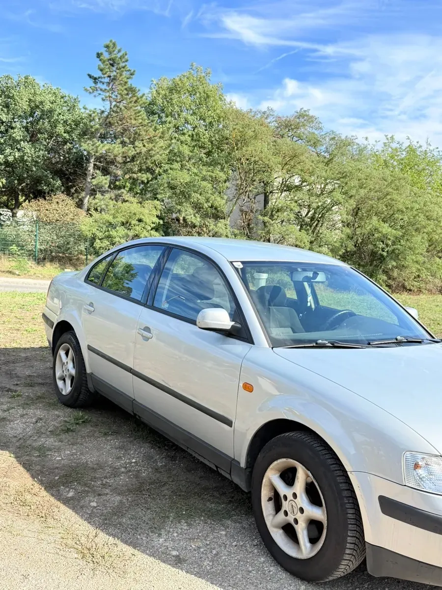 Volkswagen Passat 1998 photo 2