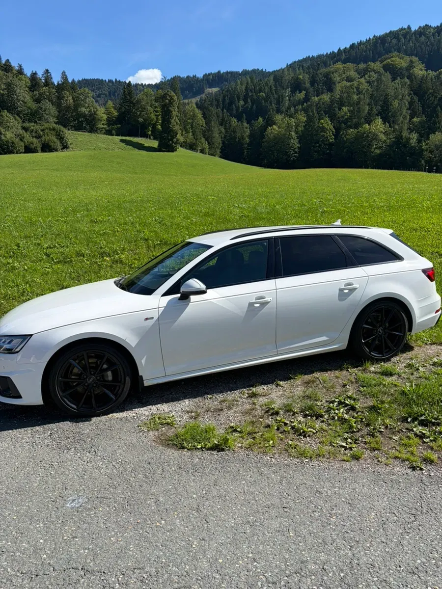 Audi A4 2019 photo 2