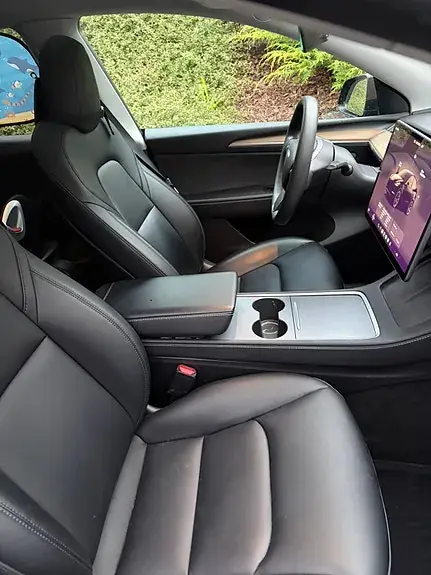 Tesla Model Y 2022 photo 2