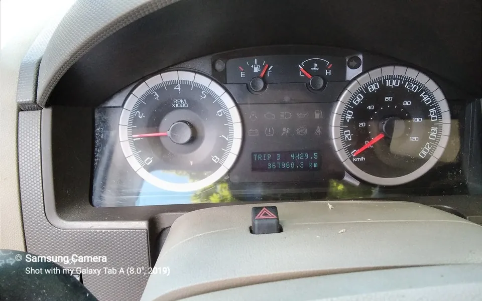 Ford Escape 2008 photo 2
