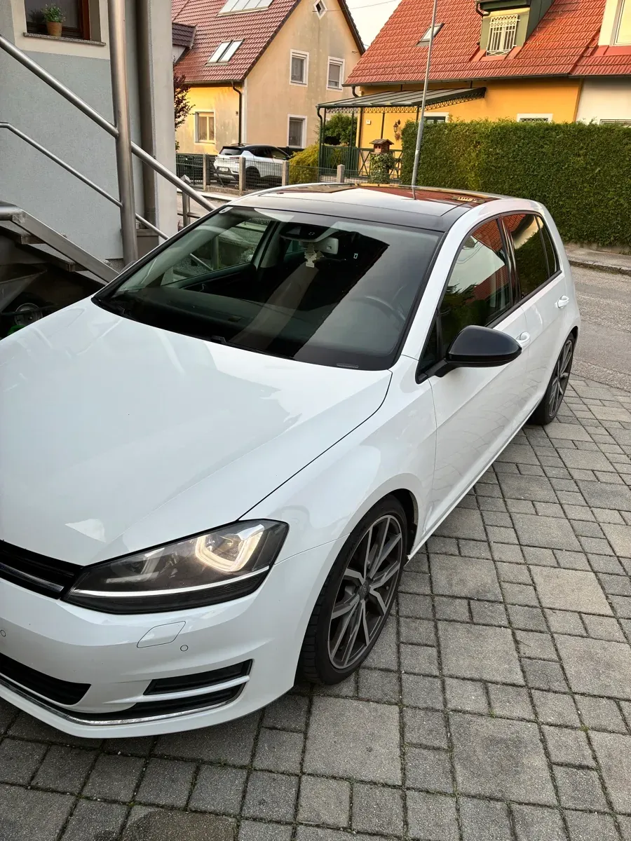 Volkswagen Golf 2013 photo 2