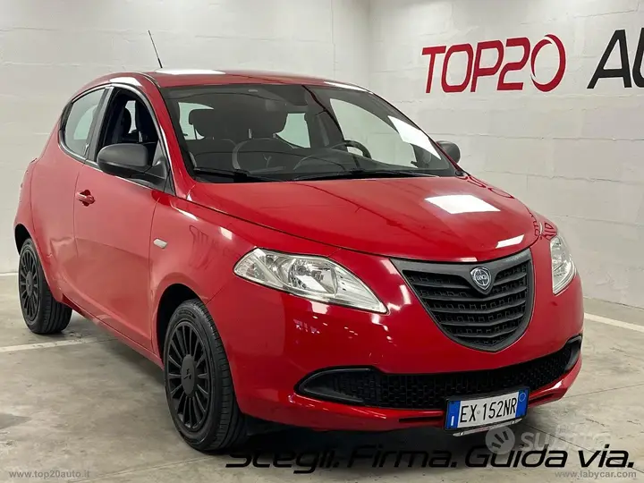 Lancia Ypsilon 2014 photo 2