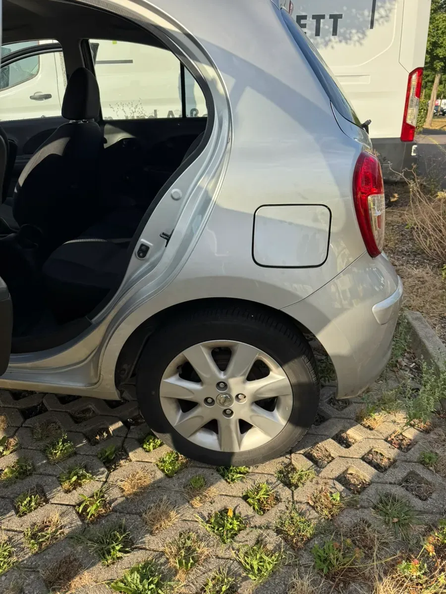 Nissan Micra 2012 photo 2