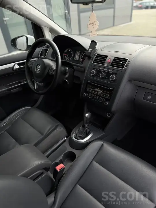 Volkswagen Touran 2015 photo 5