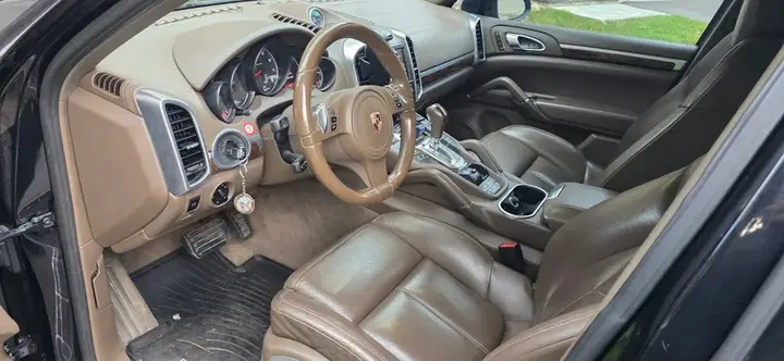 Porsche Cayenne 2012 photo 4
