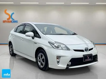 Toyota Prius 2015 photo 2