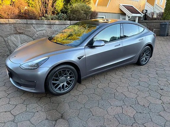 Tesla Model 3 2022 photo 2