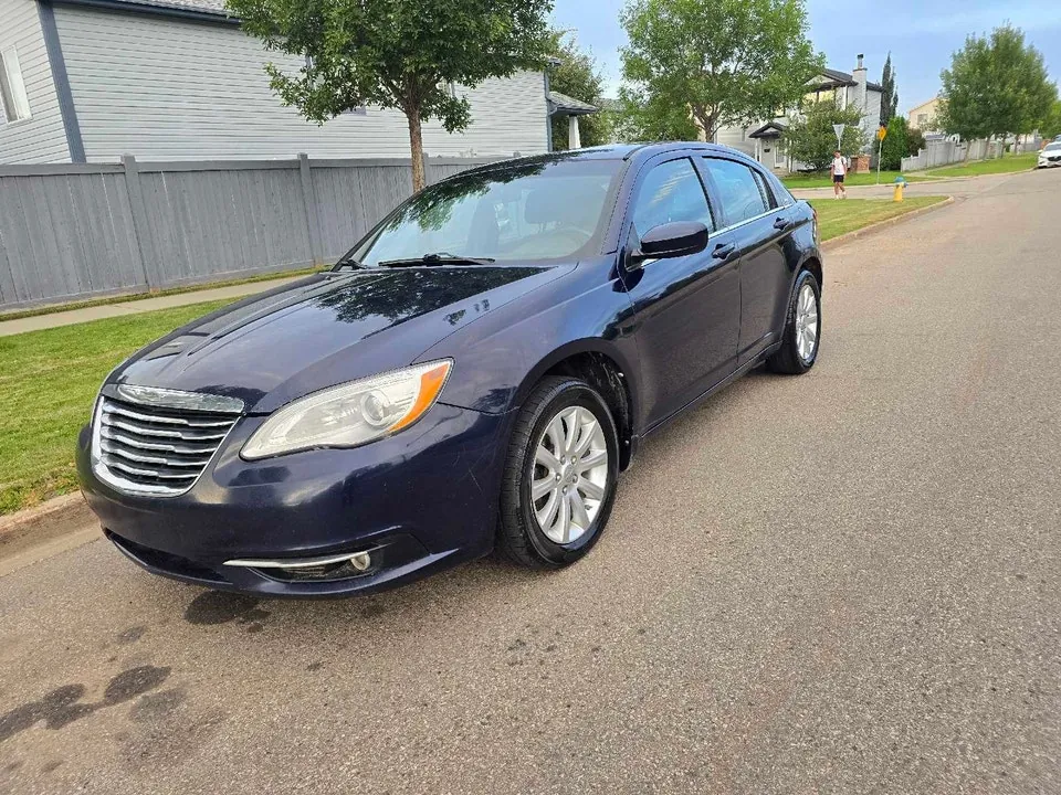 Chrysler 200