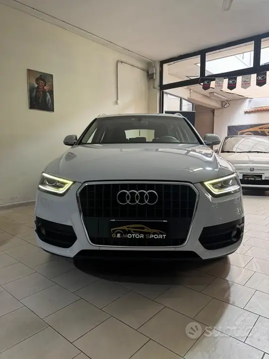 Audi Q3 2012 photo 2