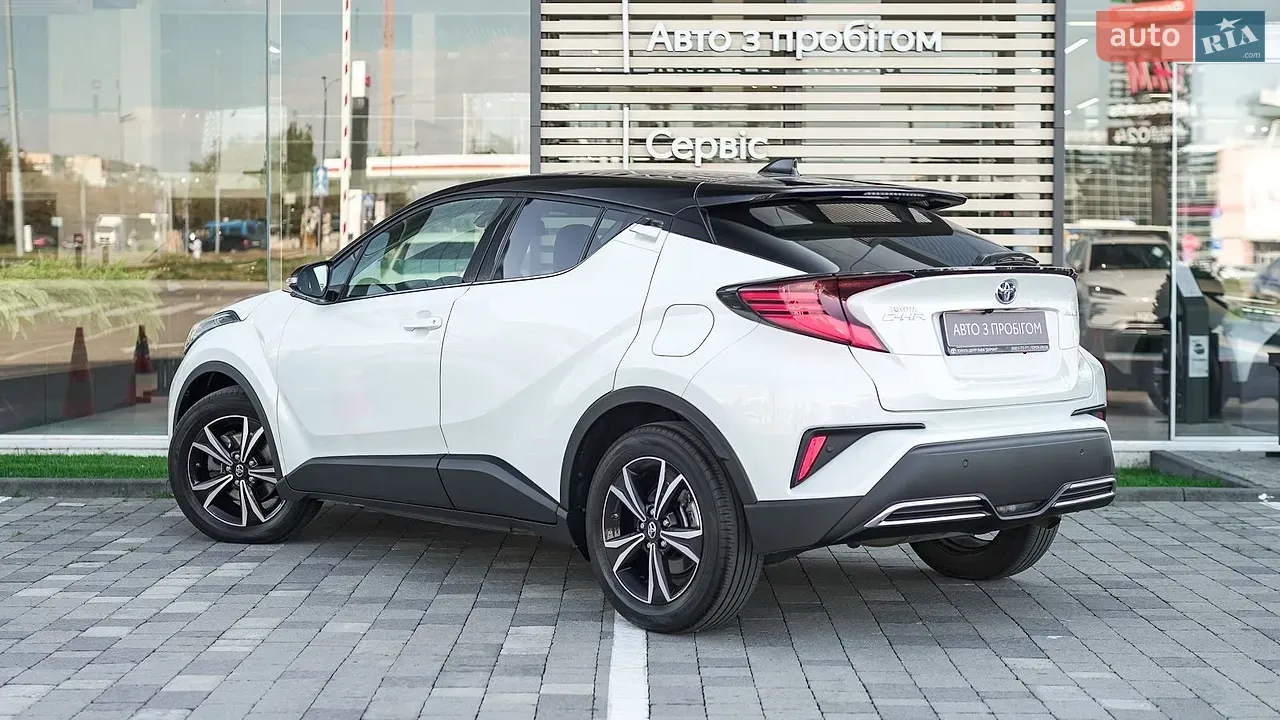 Toyota C-Hr 2021 photo 2