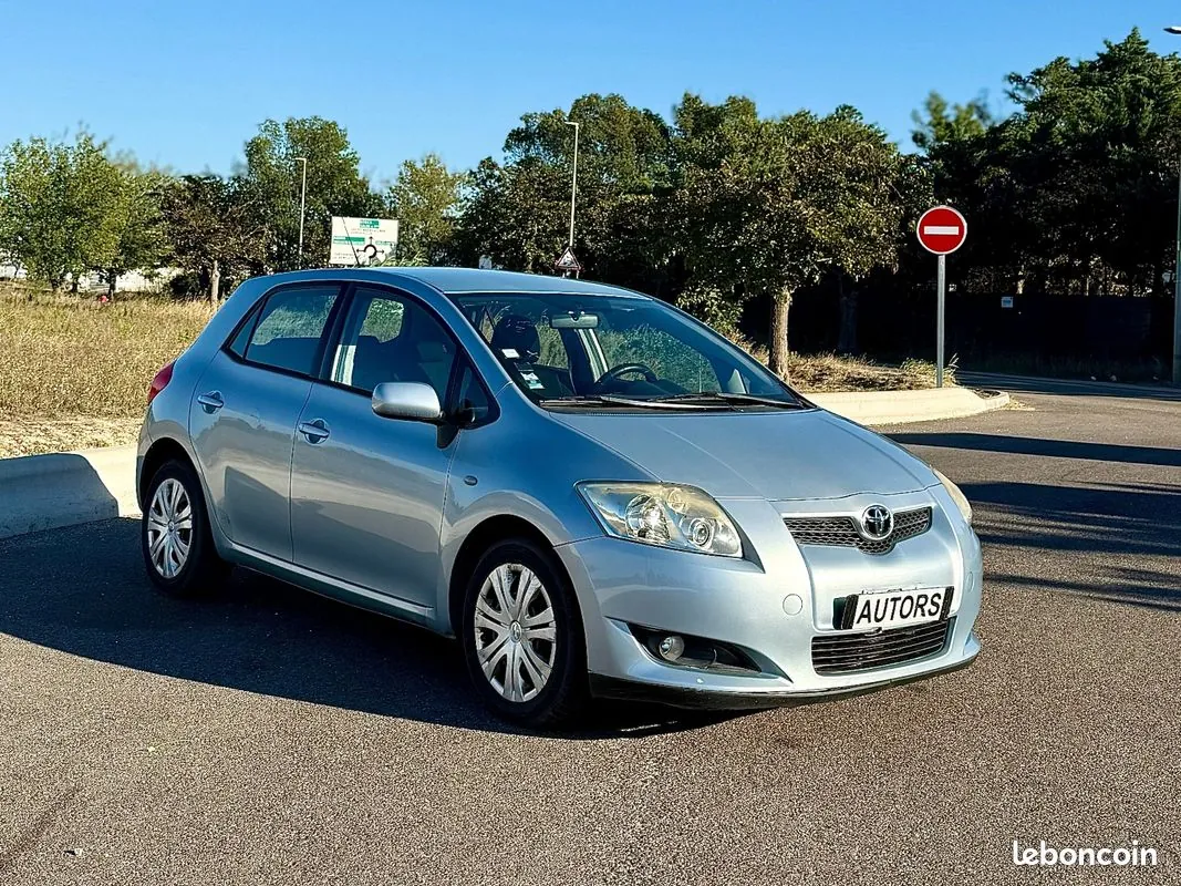 Toyota Auris 2008 photo 2
