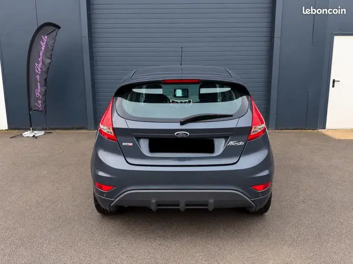 Ford Fiesta 2011 photo 3