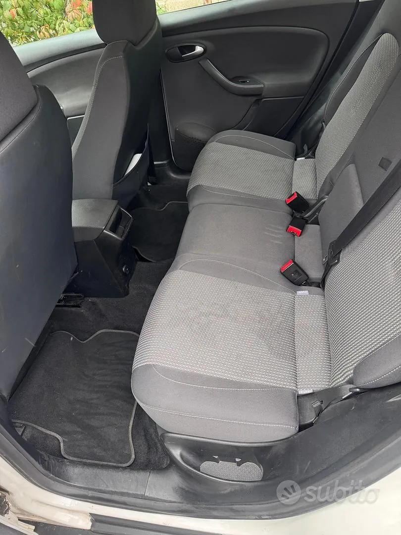 Seat Altea 2010 photo 4