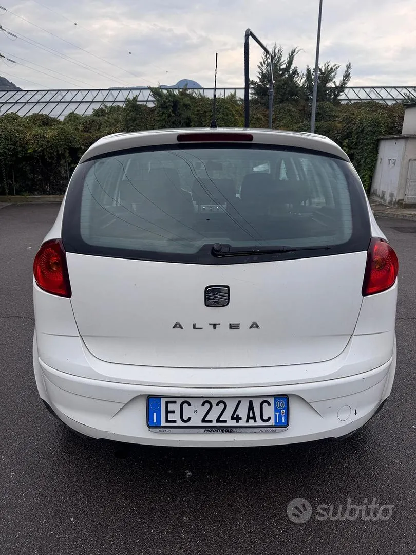 Seat Altea 2010 photo 3