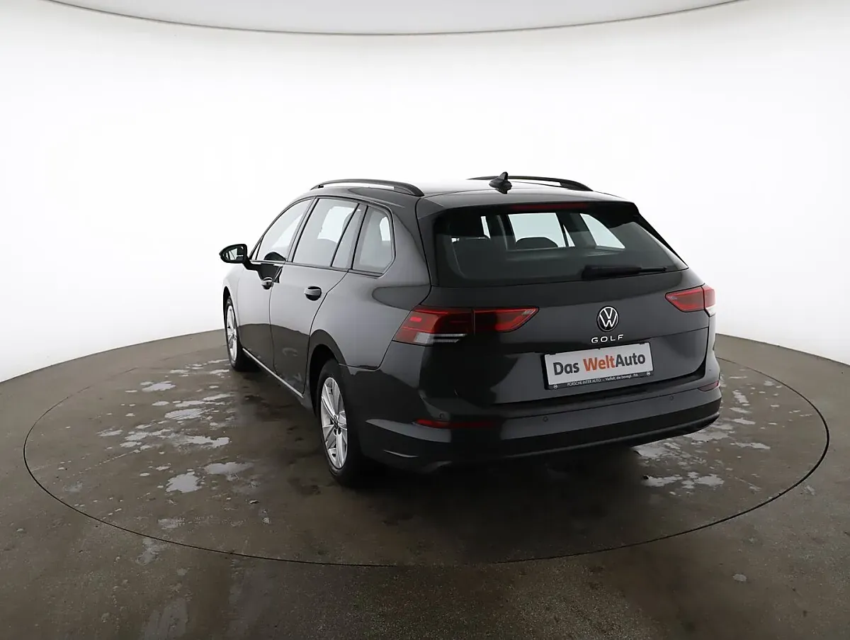 Volkswagen Golf 2022 photo 2