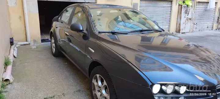 Alfa Romeo 159 2008 photo 2
