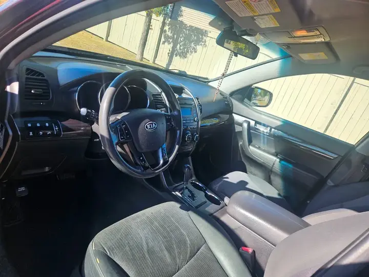 Kia Sorento 2013 photo 2