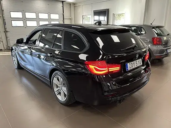 BMW 320D 2019 photo 2