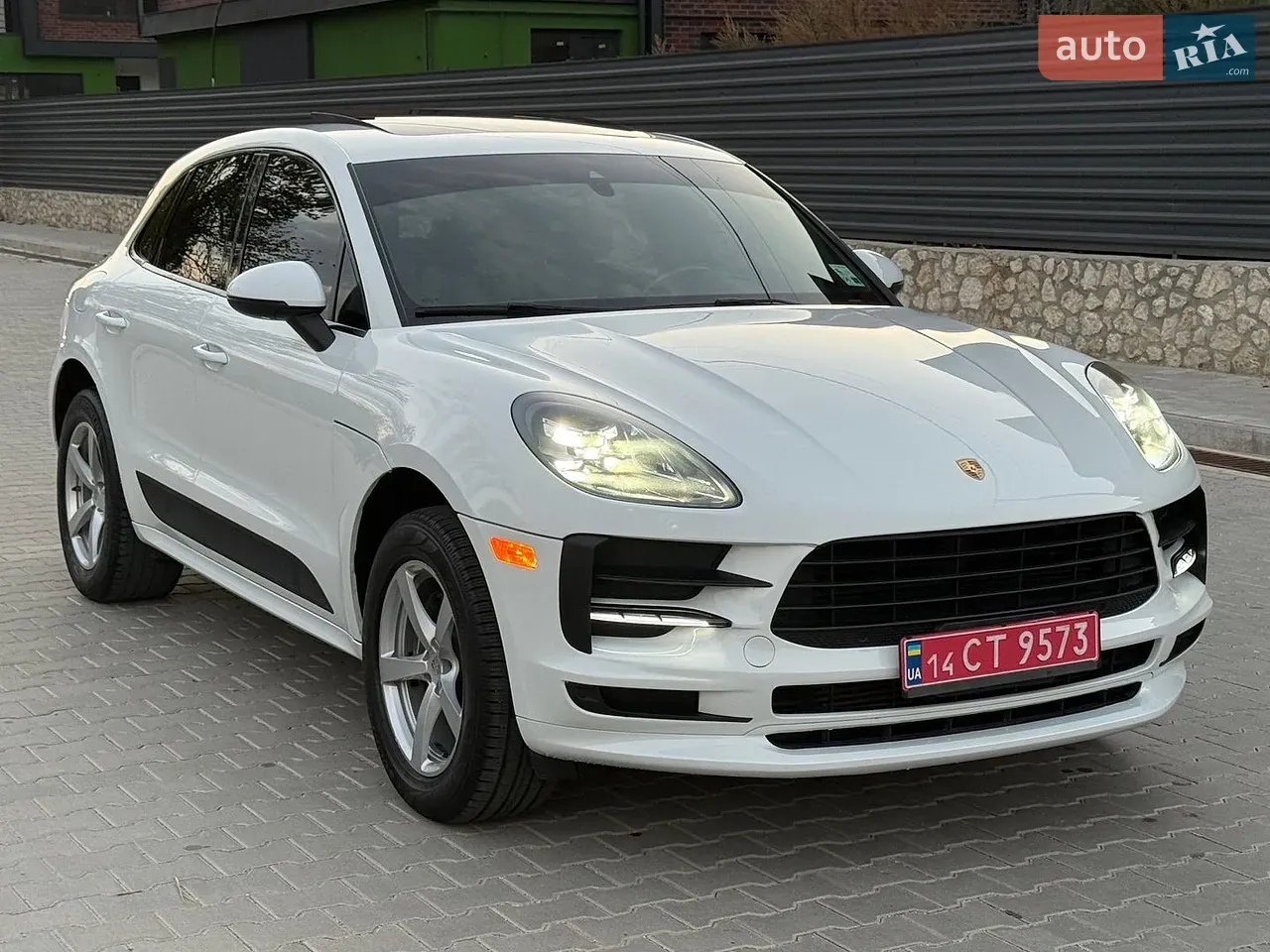 Porsche Macan 2020 photo 2
