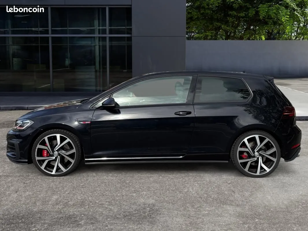 Volkswagen Golf 2019 photo 2