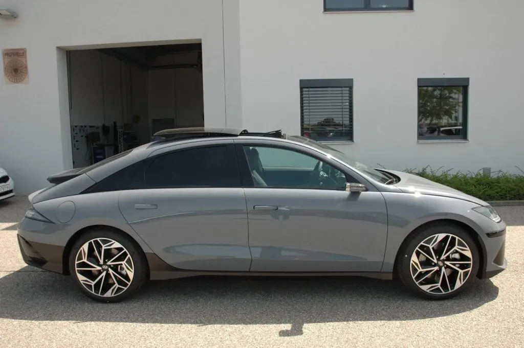 Hyundai Ioniq 6 2023 photo 3