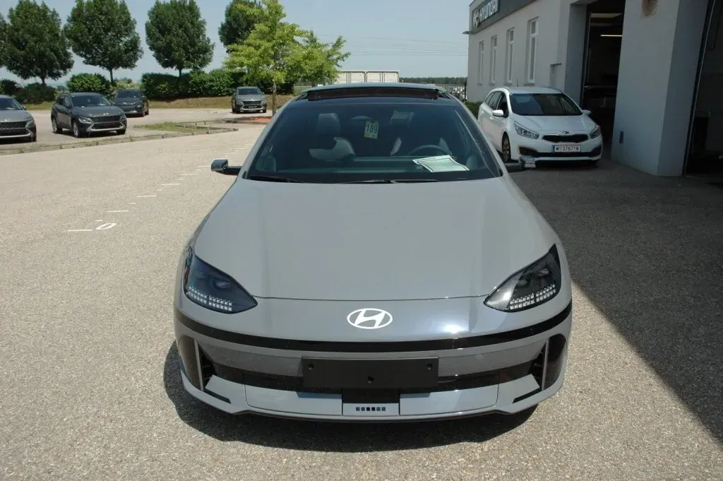 Hyundai Ioniq 6 2023 photo 2