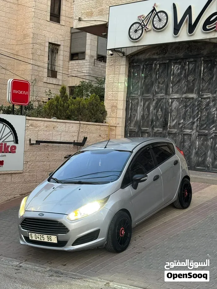 Ford Fiesta 2015 photo 3