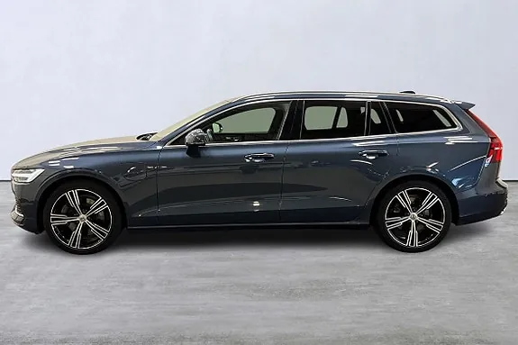 Volvo V60 2022 photo 2
