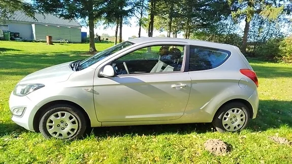 Hyundai I20 2012 photo 3