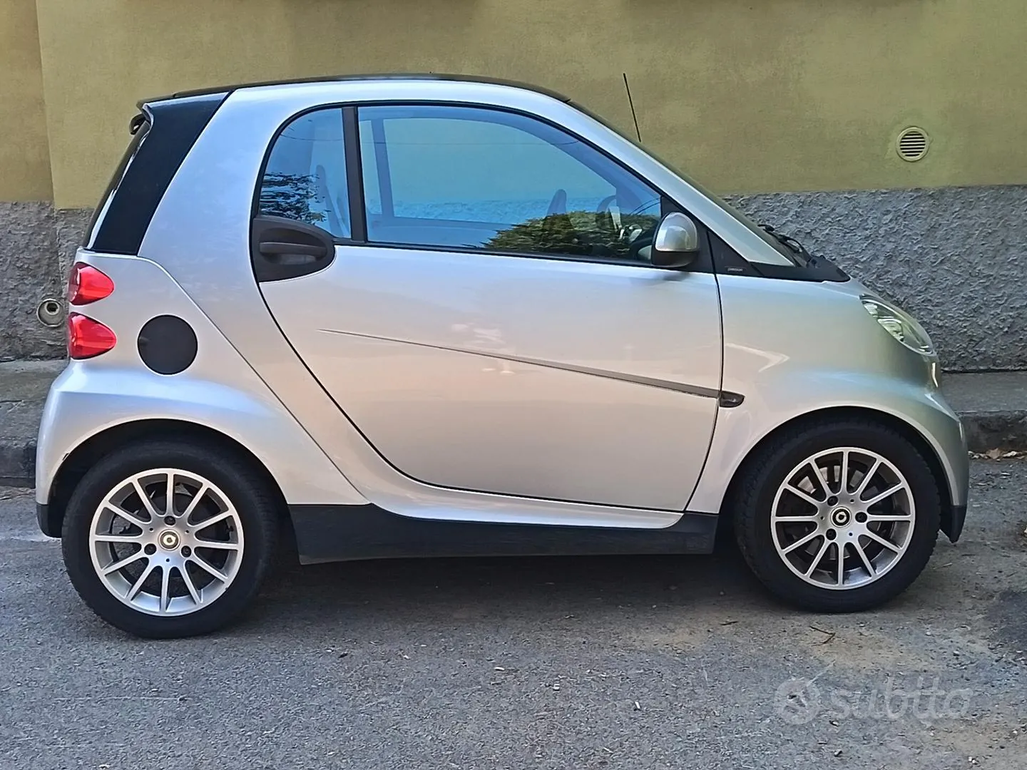 Smart Fortwo 2010 photo 2