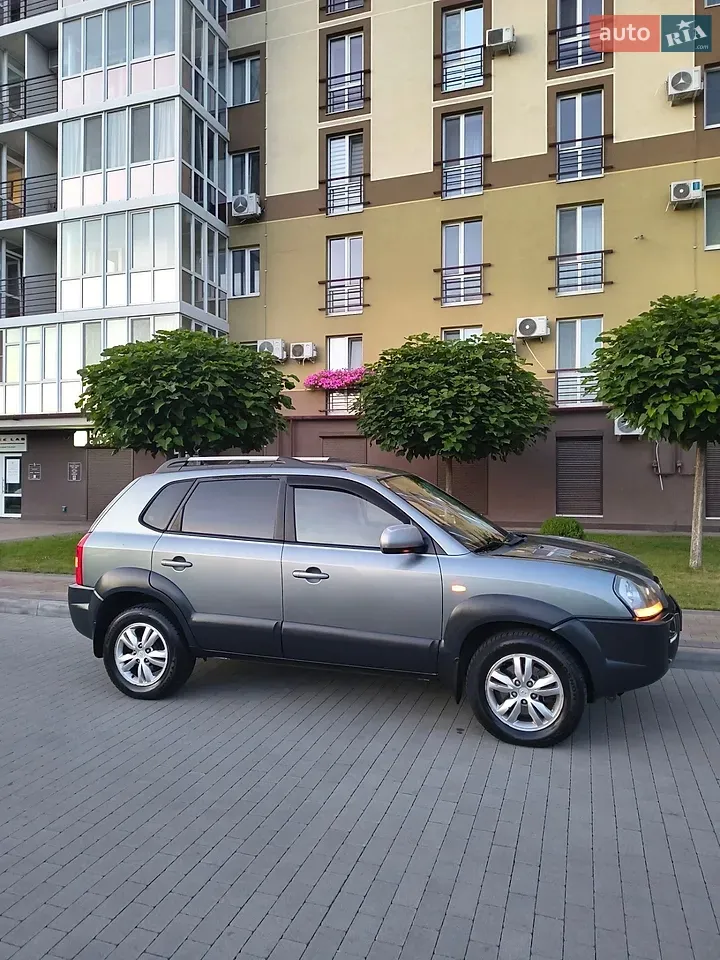 Hyundai Tucson 2011 photo 2