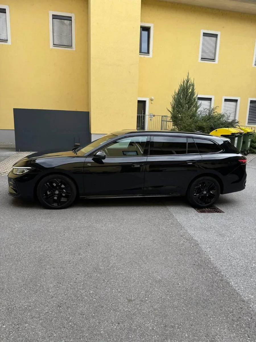 Volkswagen Passat 2024 photo 2