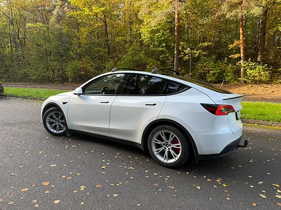 Tesla Model Y 2022 photo 5