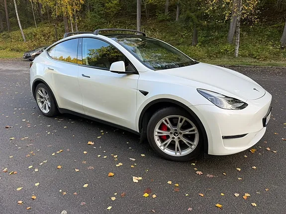 Tesla Model Y 2022 photo 2