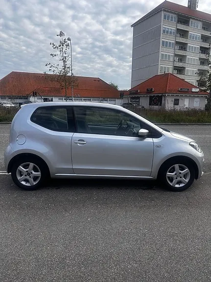 Volkswagen Up 2012 photo 4