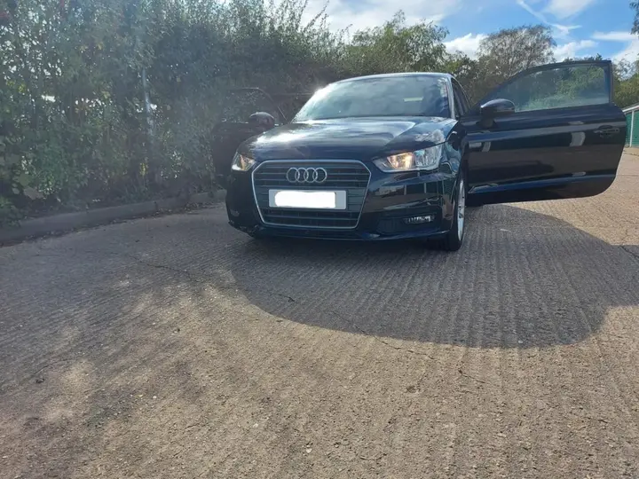 Audi A1 2018 photo 2