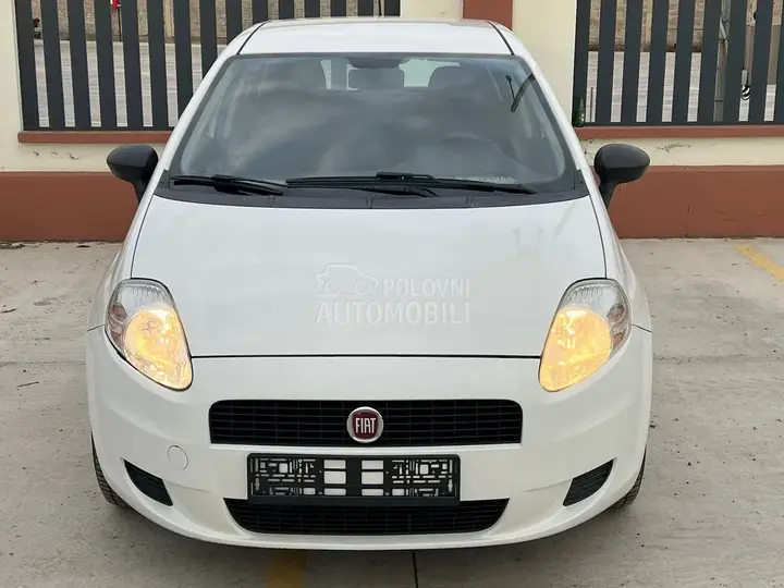 Fiat Grande Punto 2013 photo 3