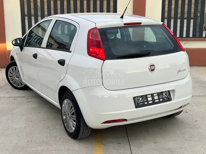 Fiat Grande Punto 2013 photo 5