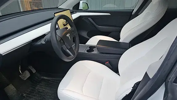 Tesla Model Y 2022 photo 2